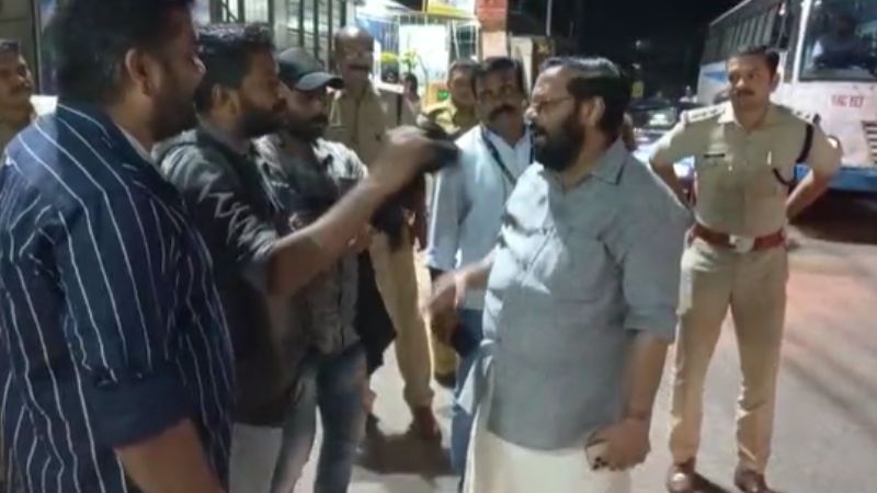 bjp protest against kadakampally surendran mla