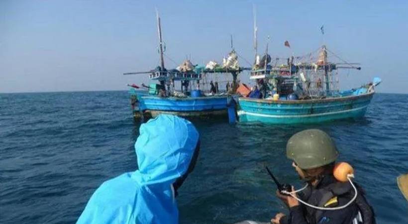 Heroin in Pak boat reached Gujarat coast; 6 people arrested