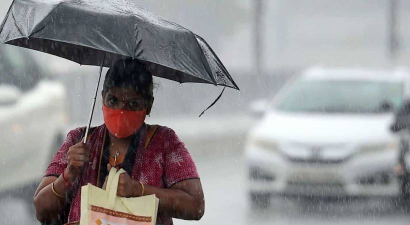 heavy rain lashes out in north india