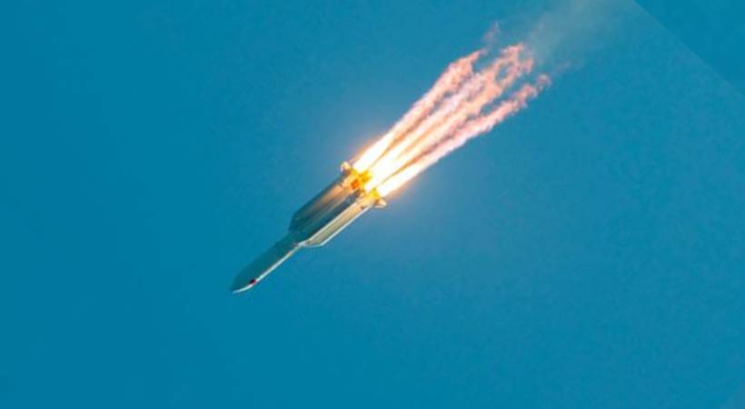 Chinese rocket hurtles to Earth