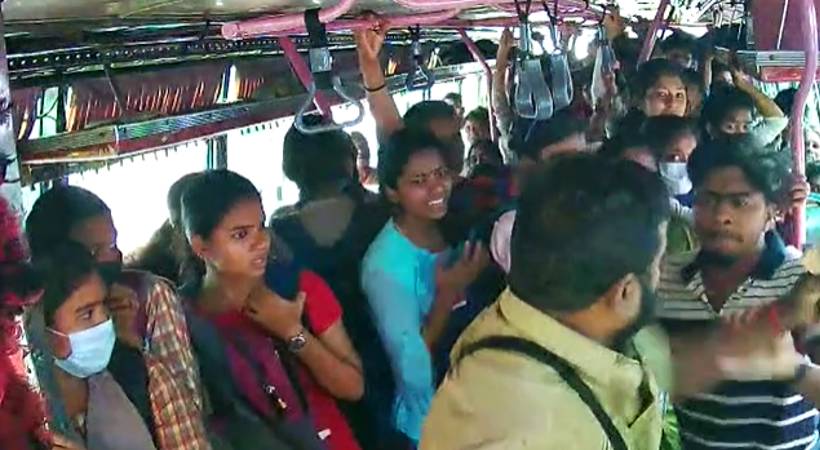 Palakkad bus conductor beaten up