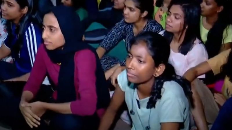 Female students end strike at Kozhikode Medical College Hostel