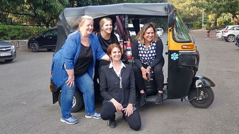 US women diplomats use auto for official use