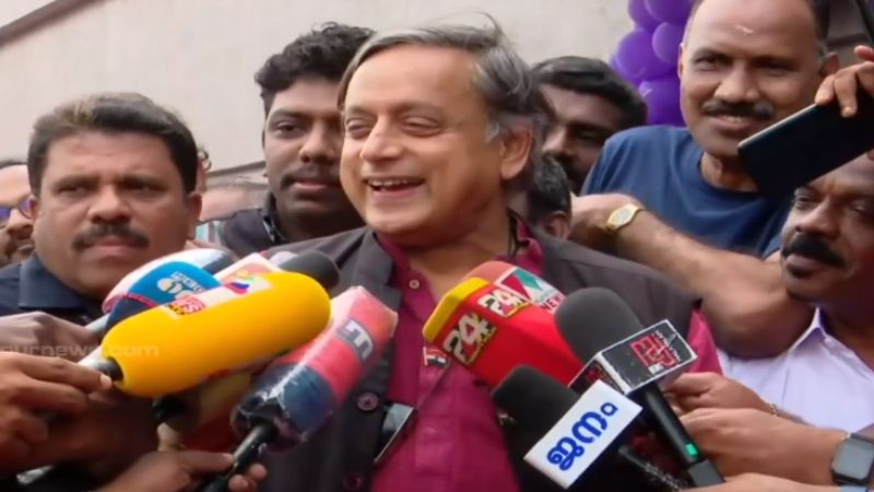 shashi tharoor about internal issues in congress