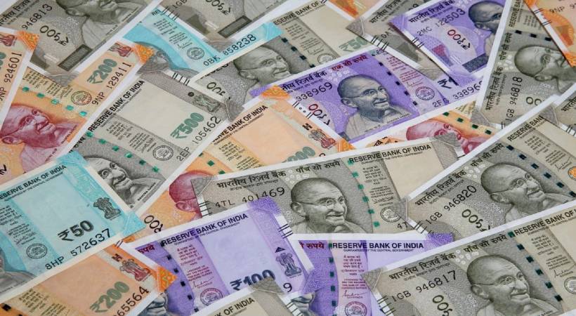 cash with public at record high of ₹30.88 lakh crore
