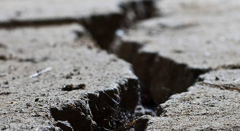 earthquake hits fiji no tsunami warning