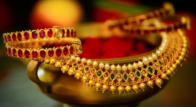gold rate increase by 10 rupee