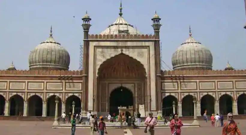 Ban on entry of girls in delhi Juma Masjid lifted