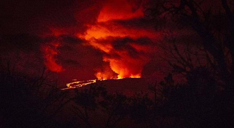 worlds largest active volcano erupts