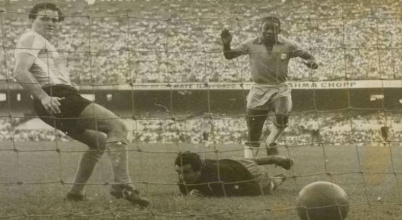 Pele first goal against Argentina