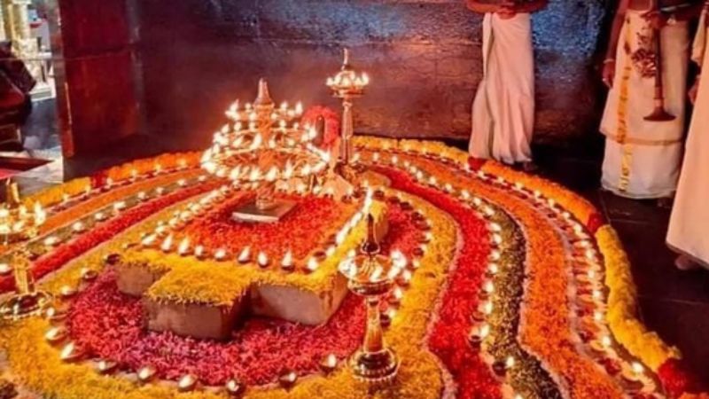 karthika vilakku at sabarimala