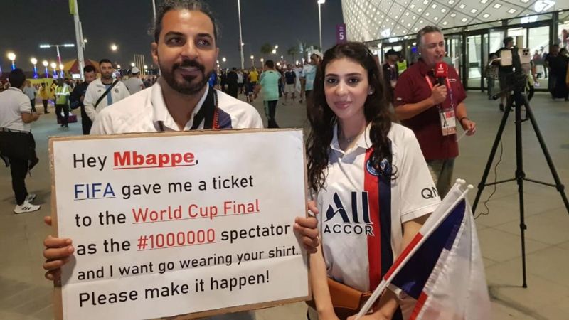 two egyptian football fans wants to wear kylian mbappe's jersy