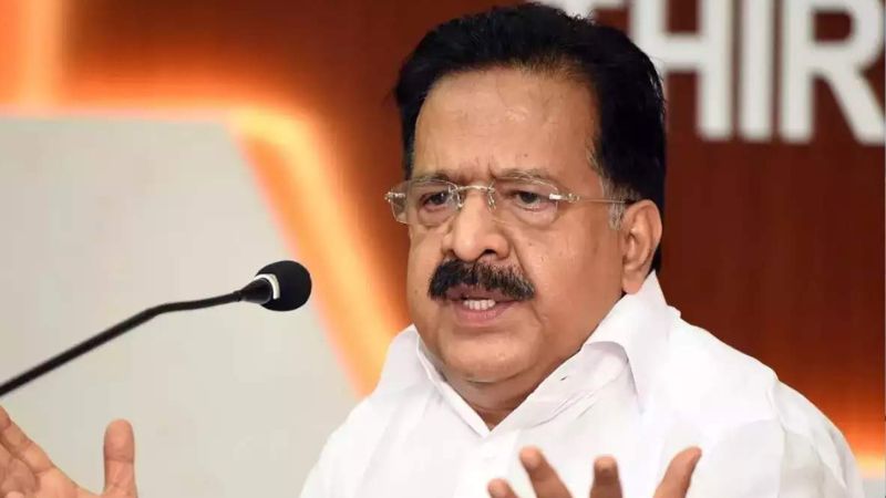 Ramesh Chennithala against govt in buffer zone matter