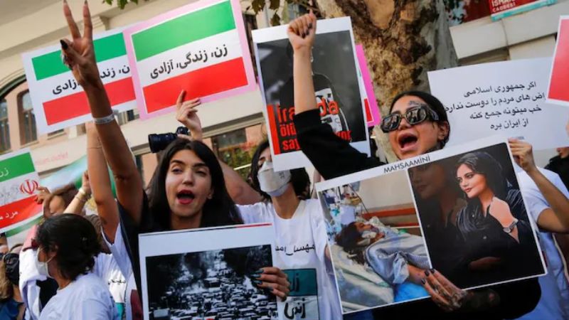 iran disbanded moral policing