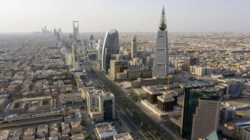 Saudi Arabia ranks first in providing humanitarian and development aid to countries