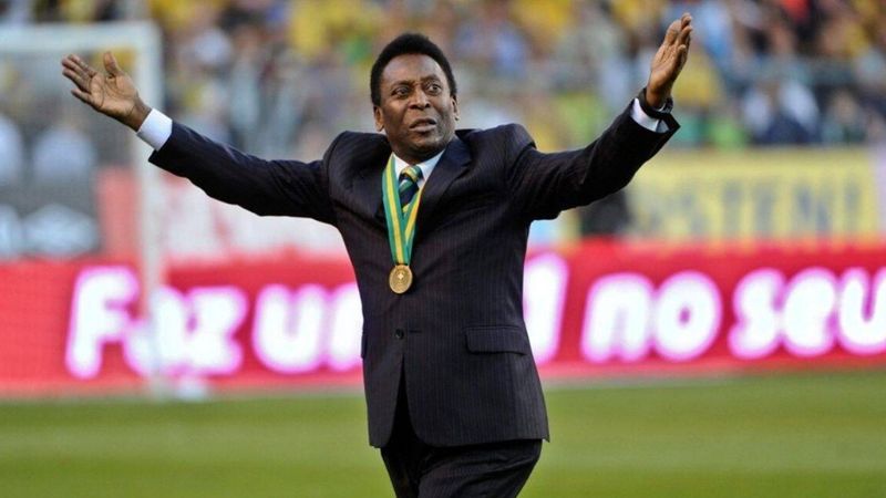 Football figures mourn Pele