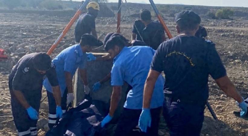 well collapsed Workers died Oman