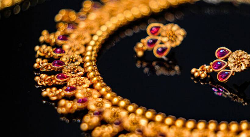 gold price increase after taking a downturn