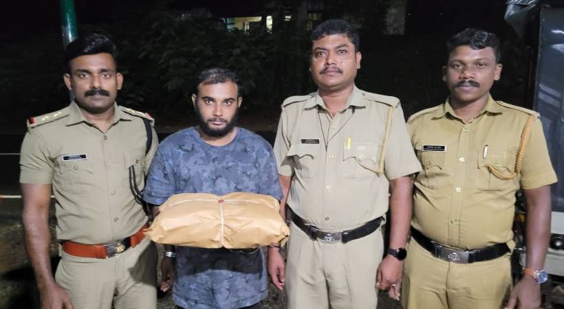 Ganja seized from Tamilnadu bus