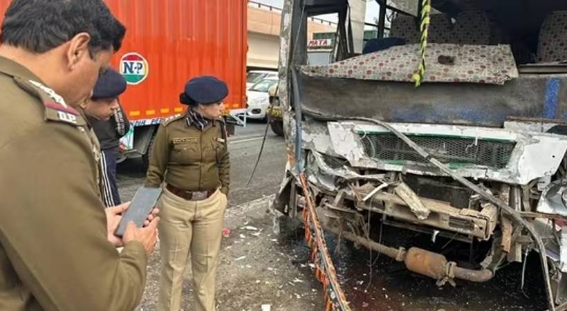 Delhi 7 vehicles collided 29 injured