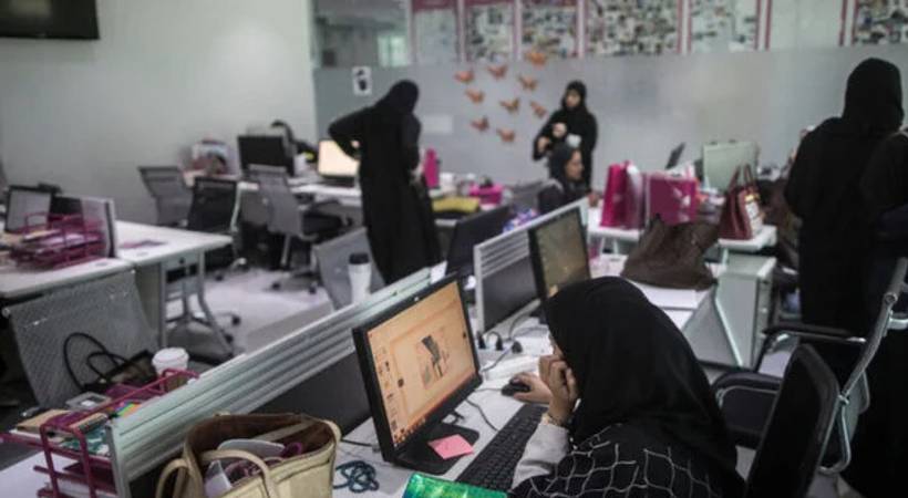 Saudi: Women participation in labor market rose to 37 %