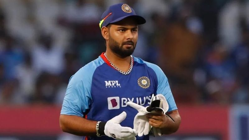 Rishabh Pant will shifted to Mumbai for knee surgery