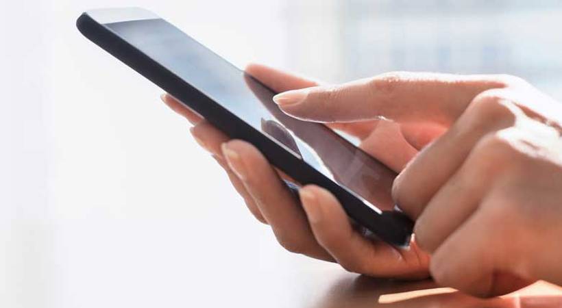 mobile phone theft youth arrested Dubai