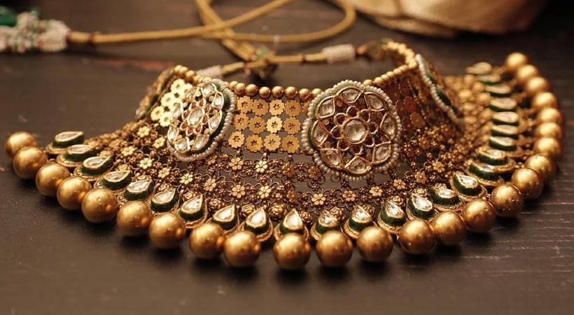 gold price decrease by 15rs