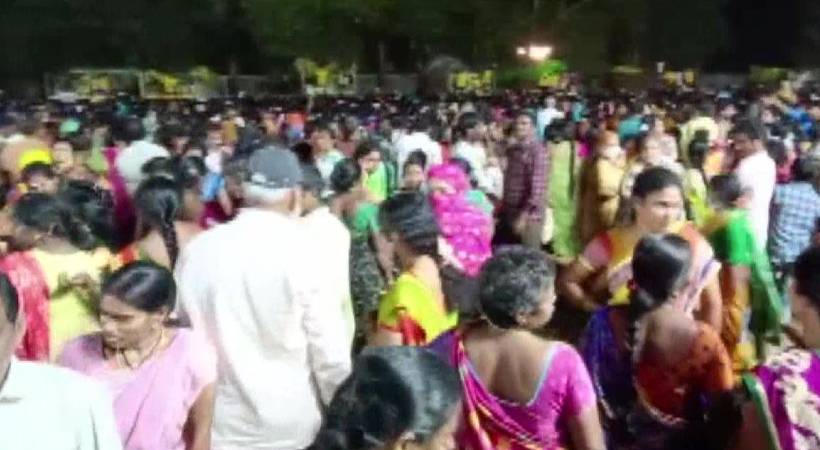woman die stampede during chandrababu naidus rally andhra pradesh