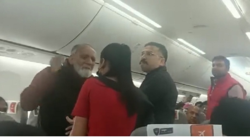 SpiceJet passenger arrested after crew deboards 2 over 'unruly' behaviour