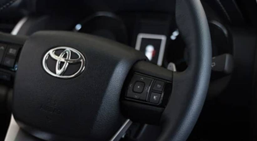 toyota recalls 1390 vehicle units