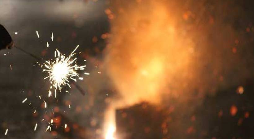 kothamangalam husband throws cracker against wife