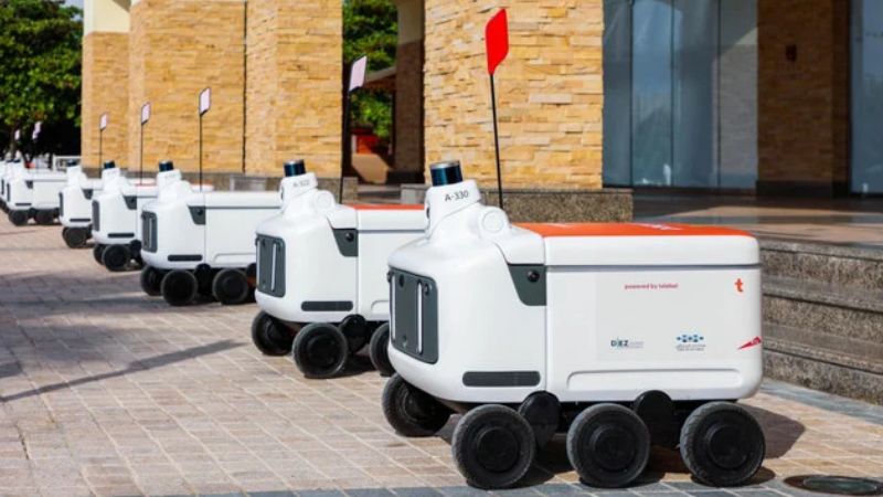 Talabat food delivery robots in Dubai
