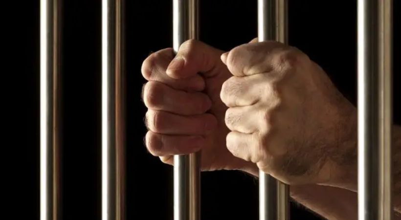 husband tried to kill his wife kollam kadakkal
