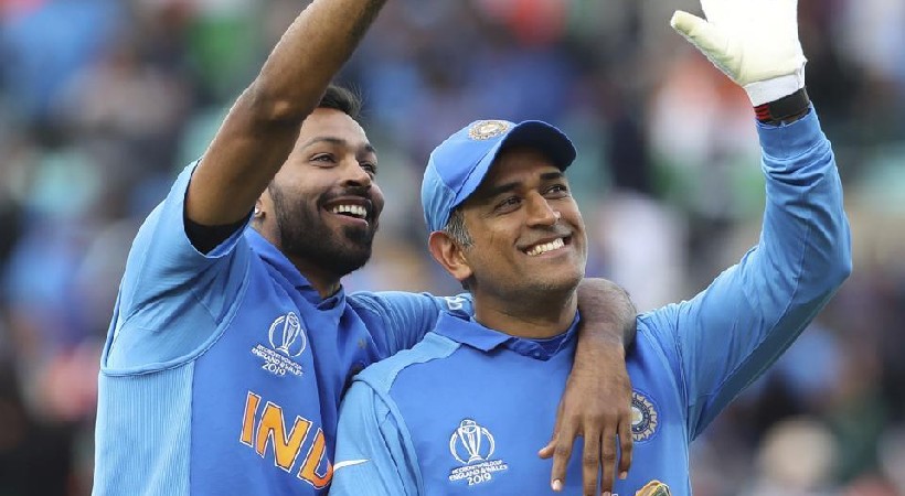 hardik pandya response dhoni