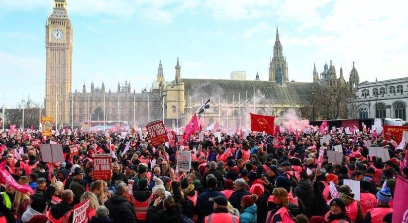 Mass strike in UK