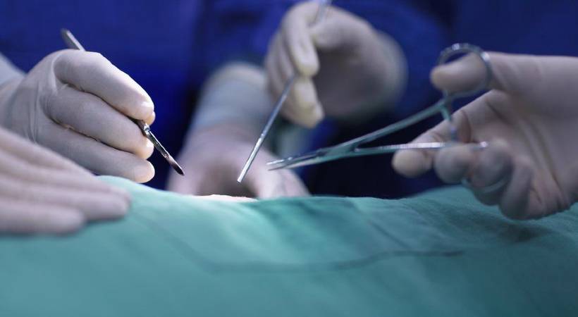 kuwait three year old girl surgery