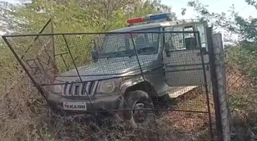 Cops open fire at raiders who tried to escape from police van in Trichy