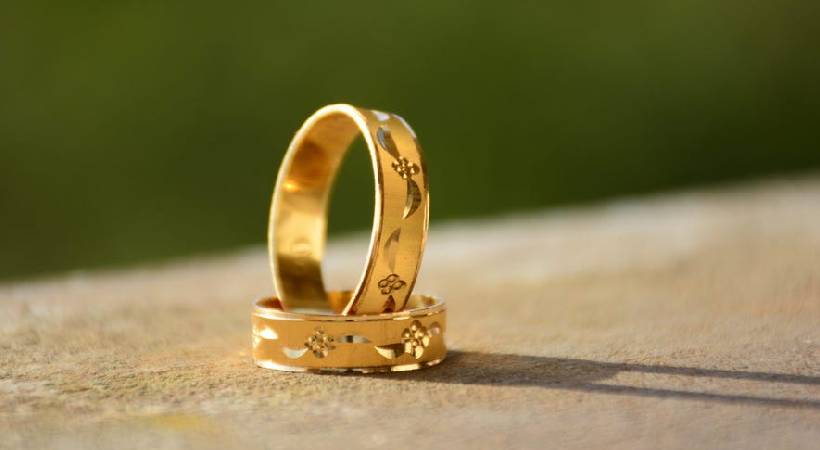 gold rate today nears record