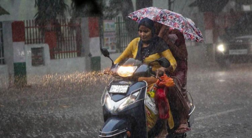 Chance of rain with thunder and lightning in the state