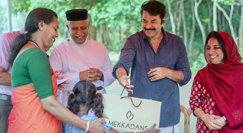 mammootty distribute clothes to adivasi people