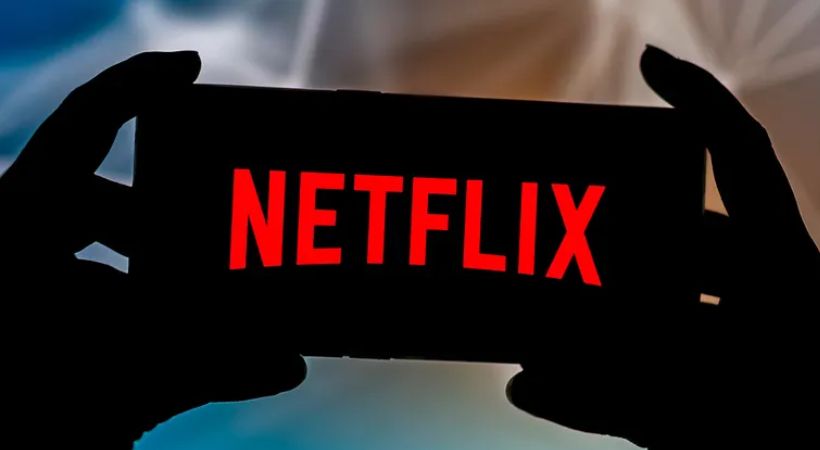 Medvedev urges Russians to download pirated movies Netflix goes bankrupt