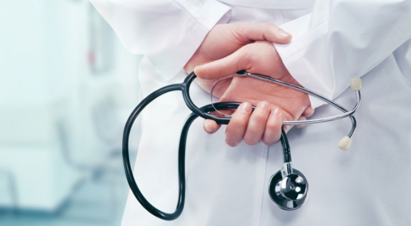 doctor was beaten for delaying the treatment