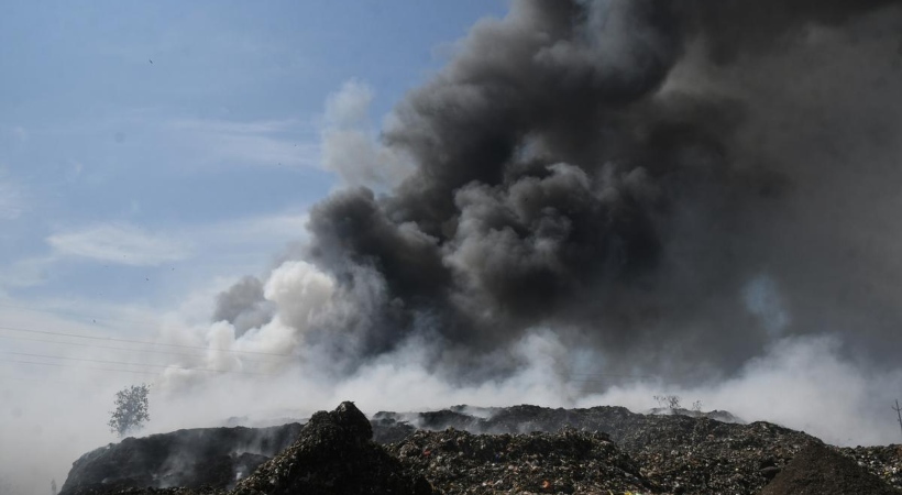 smoke raising from brahmapuram fire