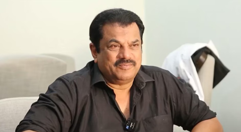 mukesh against online reviews
