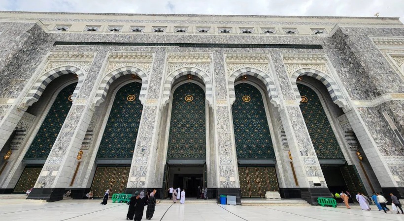 Saudi Arabia imposes restrictions on Ramadan practices money collecting