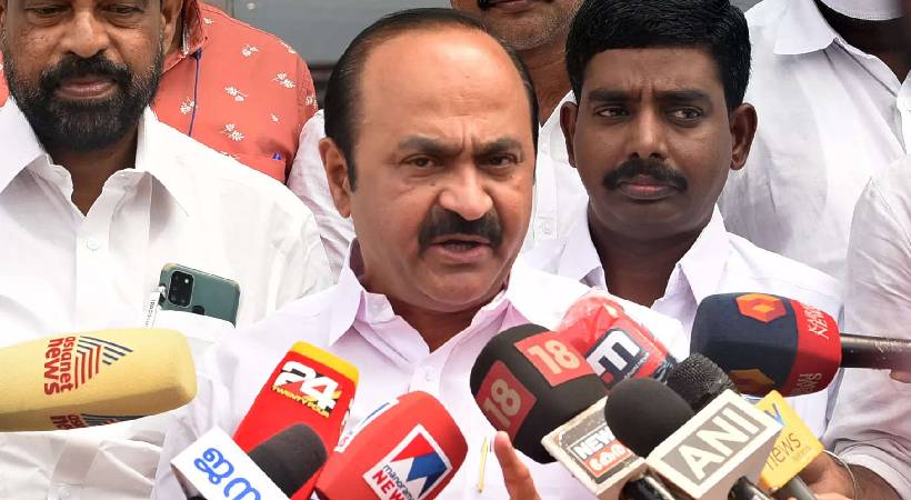 VD Satheesan against cpim leaders fb post supporting Rahul Gandhi