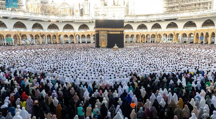 Eid al-Fitr prayer at Mecca Madina mosques