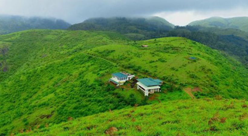 n 400 people occupying government land by violating the lease terms