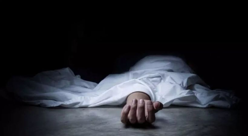 two dead bodies found in the house Punalur